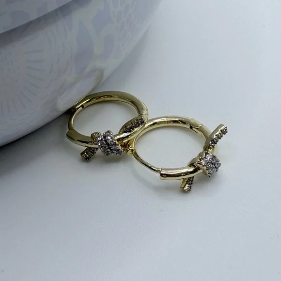 Knot Earrings NWT - Picture 3 of 4